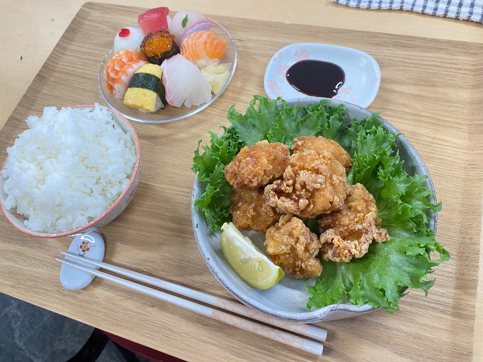 お寿司と唐揚げのお供え